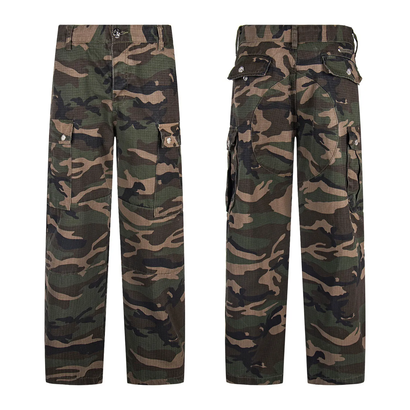 P290 💰 (Top version) Chrome hearts CH Chrome hearts new silver camouflage three-dimensional pocket overalls Chrome hearts is a top brand in the fashion world, and these pants are the best among them. It uses the classic Levi's jeans bottom panel, which has been carefully disassembled and spliced. The washed effect is natural, showing a unique retro charm. The pants are based on camouflage and are paired with cross patches, which have a great visual impact. These patches are exquisitely crafted and have a luxurious feel. The hardware accessories are ultra-exquisite. The placket buckle is made of silver, hand-polished and painted with distressing liquid. The main buckle has a three-dimensional cross flower shape. The six-pointed star screws and hand-cut leather washers on the back are full of details, which are both beautiful and durable. Color: Camouflage Size: 28-30-32-34-36 (corresponds to S-M-L-XL-XXL)